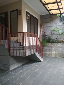 Rumah jagakarsa Kahfi I ,Lt, 158 m /Lb, 200 m,Model rumah countri 3.8M