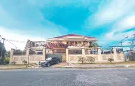 Rumah Mewah sultan 2lantai solobaru dekat Mall