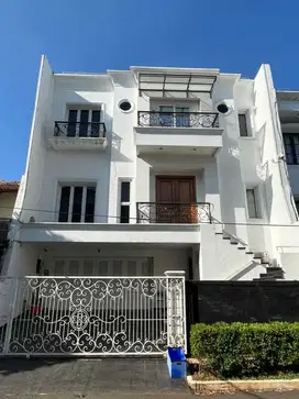 NL332- Murah ! Dijual Rumah LUX/Mewah FF 11x17 d Janur Elok Sportmall