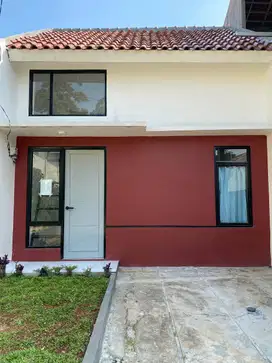 Rumah muslim mezzanin 2 kamar tidur deket stasiun depok harga 250jtan.