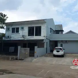 RUMAH KOST KOSAN 2 TINGKAT DENGAN 28 KAMAR DAN STRATEGIS