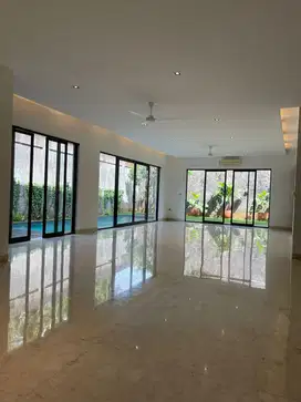 Modern and Comfy House in Kemang close to school