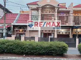 Disewakan Rumah 2lt utk Usaha di Boulevard Galaxy Bekasi Selatan