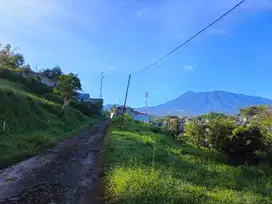 Tanah di puncak luas 500 meter berkontur view gunung