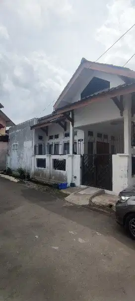 Kos Ekslusif di UMS solo