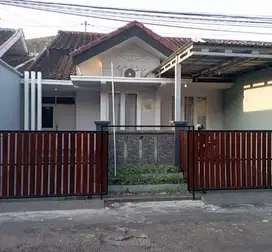 DIJUAL RUMAH CANTIK TERAWAT DI PERUMAHAN ONE GATE SULFAT KOTA MALANG