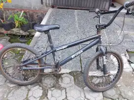 Jual speda BMX lycan