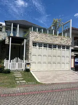 Rumah sukomanunggal Lux mewah