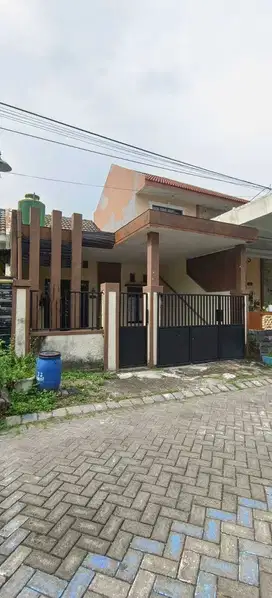Rumah Full Bangunan Di Western Village Surabaya Barat