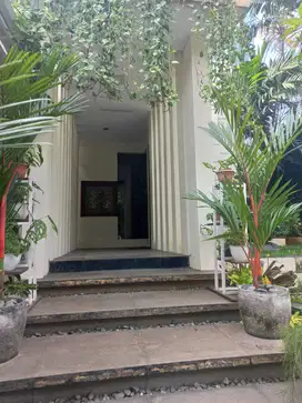 Rumah cantik desaign arsitek di cluster premium kebayoran bintaro