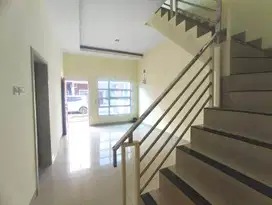 Dijual / Disewakan rumah cluster 2lt tengah kota Jl. Karya Bakti