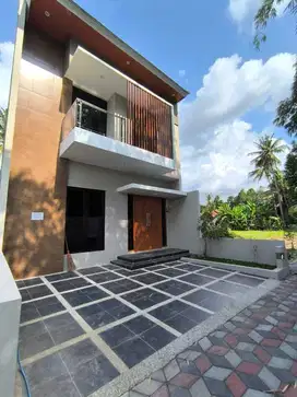 Rumah Baru Siap Huni 2 Lantai Jogja view hamparan sawah