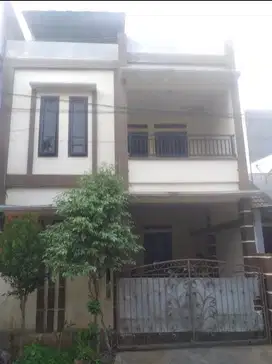 Rumah 2,5 lantai dekat tol Jatiasih dan Kota Cinema Mall