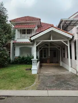Disewakan Rumah Kota wisata Siap huni 2 lantai rapih siap huni