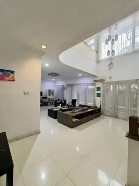 Rumah murah graha famili ada kolam renang surabaya barat