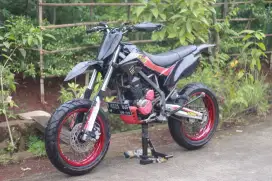 KLX D-Tracker 150 Supermoto