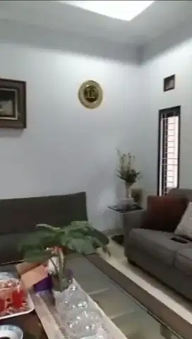 Rumah 200 m2 dan Lt 555 m2 plus izin dan peralatan catering