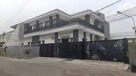 JUAL RUMAH MEWAH MURAH DHARMAHUSADA UTARA 2 LANTAI SIAP HUNI SHM