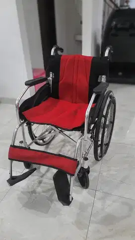 Kursi roda merk Kaiyang Medical