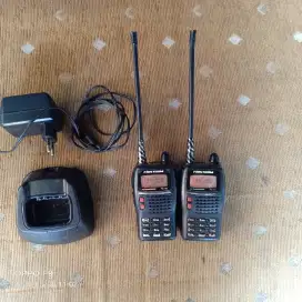 HT Firstcom Fc-136 Sepasang+Chger