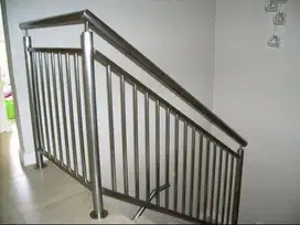 Railing tangga stainless minimalis