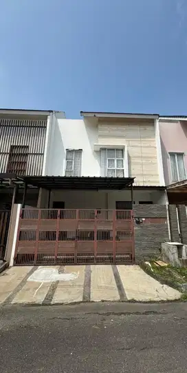 DIJUAL RUMAH 8x20 3 LANTAI MODERNLAND TANGERANG