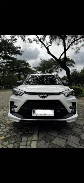 Toyota Raize GR at turbo 2023 putih 2 tone km 30 rb pajak bln 5 baru.