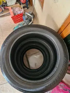 Bridgestone Turanza er33 215 55 r17 copotan Innova kondisi 80%