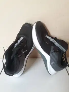 Sepatu nike, MC Trainer
