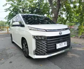 Toyota voxy 2.0 matic 2022