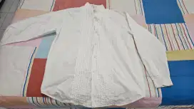 Kemeja putih merk Zado