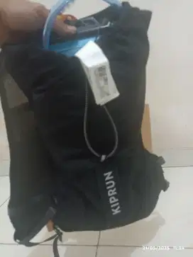 Kiprun vest 5 L Trail rompi running unisek multiple