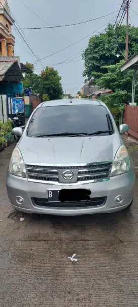 Grand livina 2010