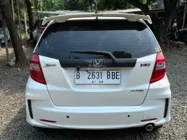 HONDA JAZZ RS AT 2013 TGN 1 DARI BARU PRIBADI