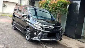Toyota Voxy 2.0 ATPM Hitam NIK 2021 KM 40rb Service Record AUTHORIZED