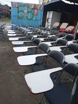 Kursi kuliah bekas