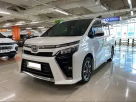 Toyota Voxy 2.0 AT 2019/2018