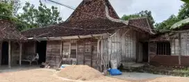 Rumah kayu jati