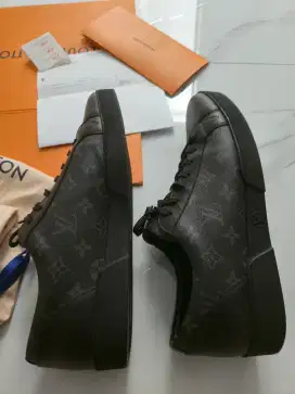 Sepatu Louis Vuitton Pria size 45