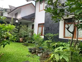 Jual murah rumah luas9 kamar cigadung dekat dago