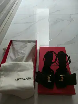 Sepatu Wanita Salvatore Ferragamo size 7 1/2