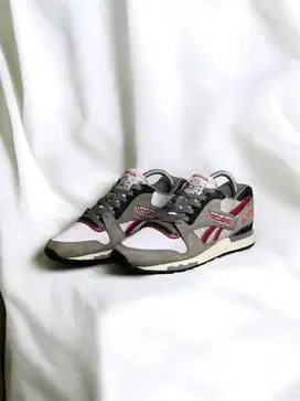 Sepatu Second Branded Reebok Classic GL6000 size 40 (25.5cm)