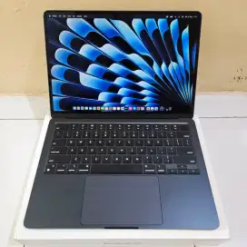 MacBook Air M2 8/256 GB Mulus Nominus Fullset BH 100% Termurah