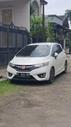 JUAL MOBIL JAZZ RS 2017 METIK