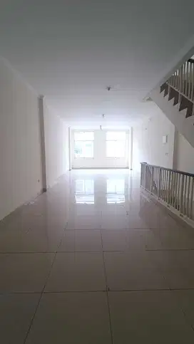 Dijual Ruko 4 lt 4,5 x 15 m2 di Green Lake City  HGB Timur laut, Net!!
