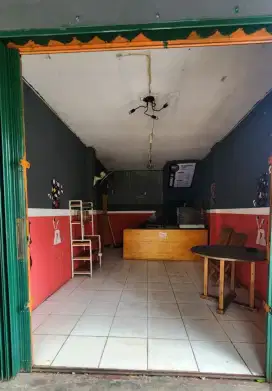 Di sewakan kios depan jalan raya jagakarsa