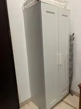 Wardrobe putih 2 doors