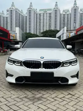 BMW 320I M SPORT G20 FACELIFT AT 2023 LOW KM WHITE ON BLACK  SUPER SKL