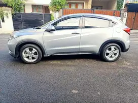 Honda HRV E AT 2017 matic, abu-abu metalik
