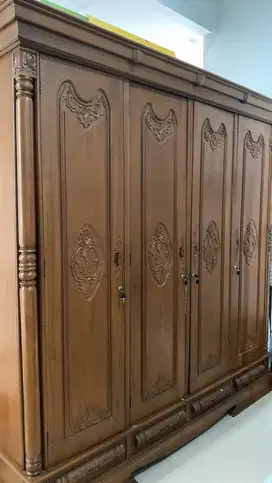 Lemari Jati 4 Pintu
